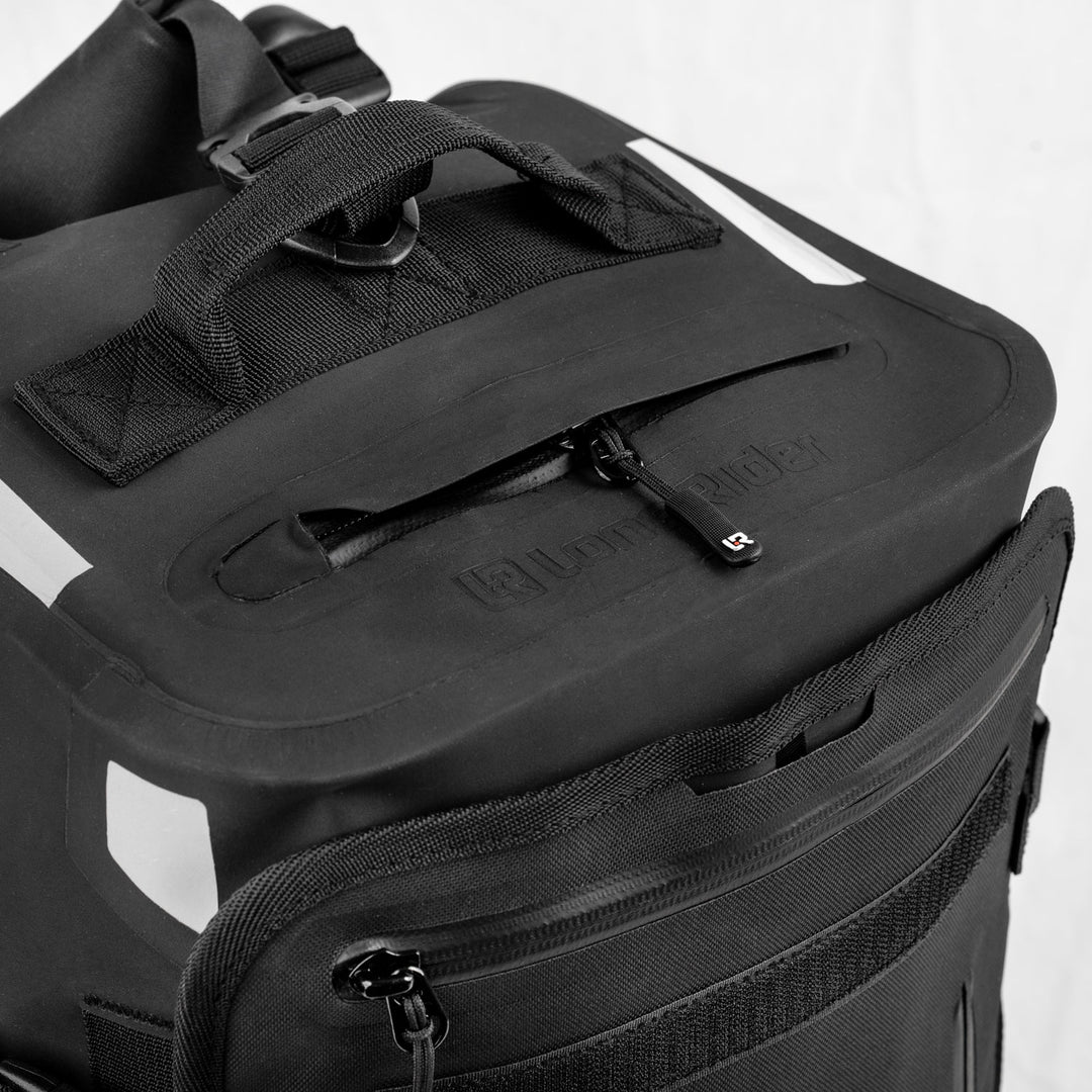 Lone Rider Overlander Sac Moto 30 L - Duffel Drybag étanche, sac arrière extensible pour porte-bagages avec sangles MOLLE, rangement Beavertail et fermeture rolltop Lone Rider Overlander Sac Moto 30 L - Duffel Drybag étanche, sac arrière extensible pour porte-bagages avec sangles MOLLE, rangement Beavertail et fermeture rolltop